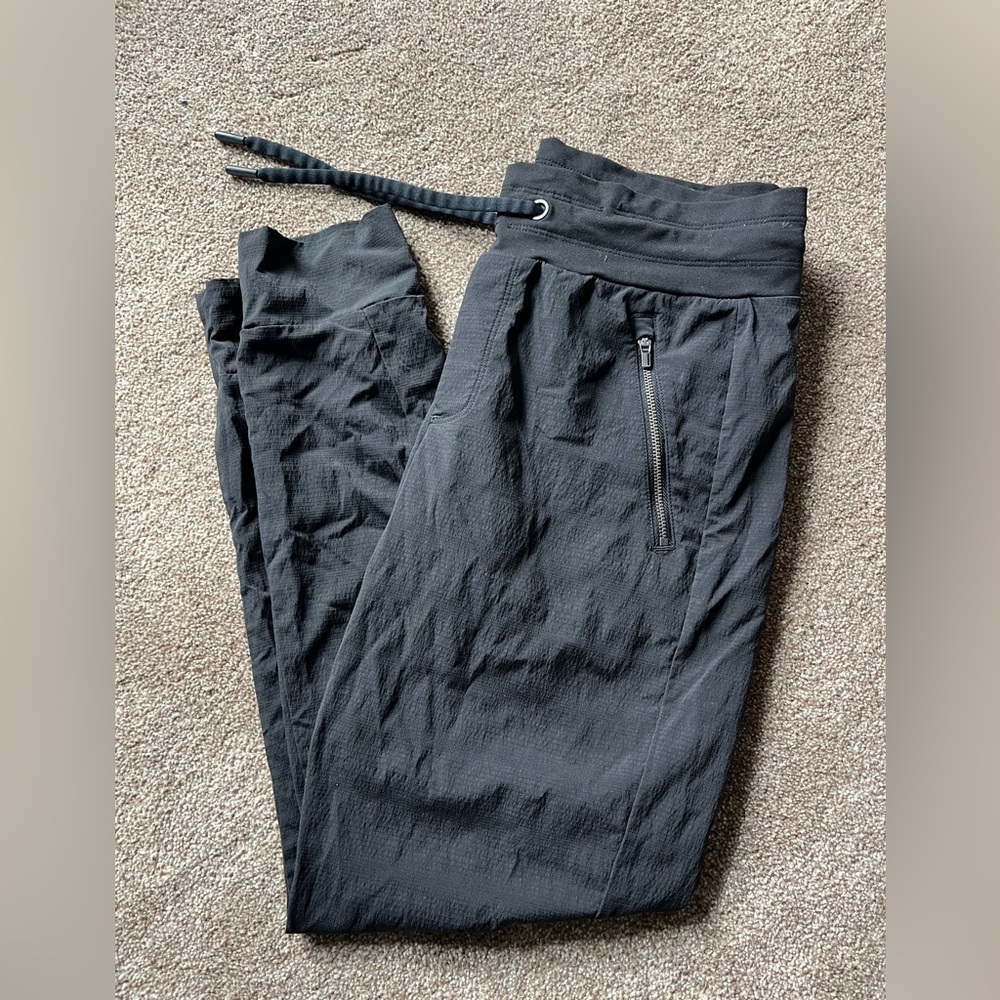 Athleta High Rise Trekki North Joggers